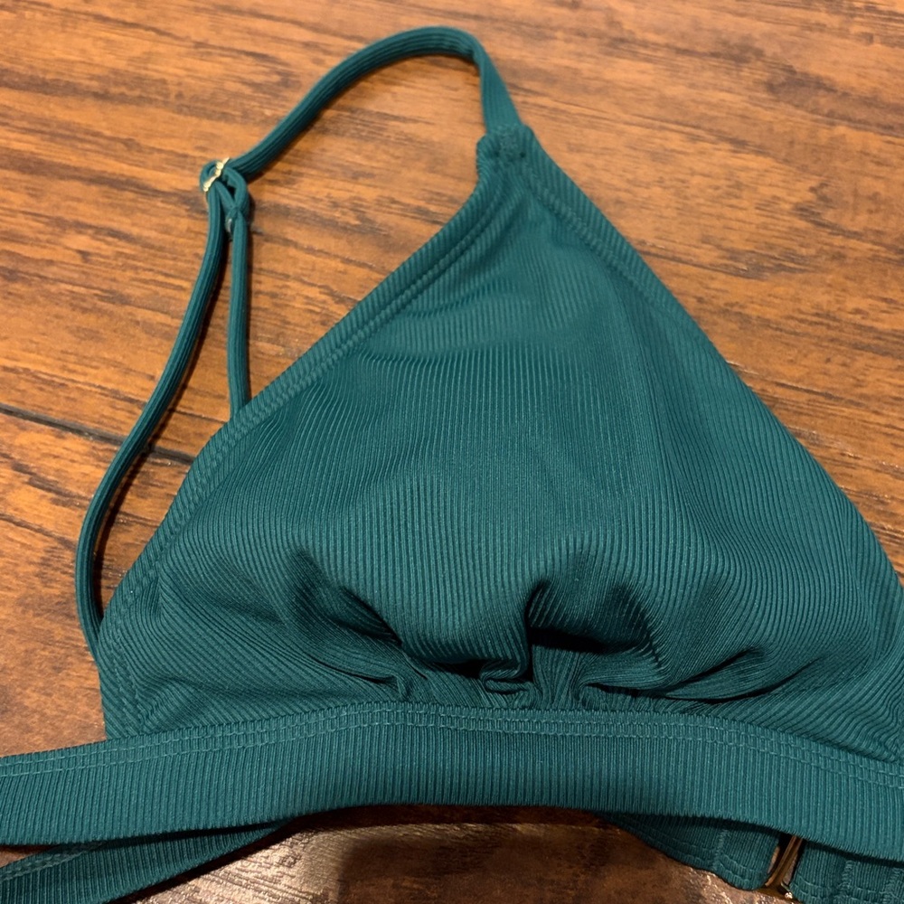 Shade&Shore Medium Green swim Top NWT **$1 if you buy w/ a regular priced item** - Picture 2 of 6
